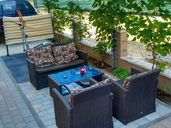 With Balcony In דירה Vinišće