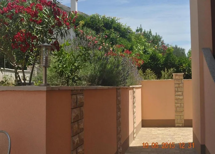 With Balcony In דירה