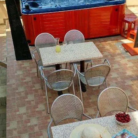 With Balcony In Apartman *