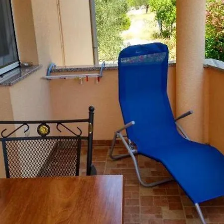 Apartman With Balcony In
