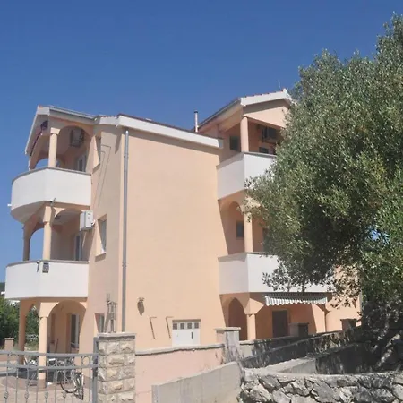 With Balcony In * Vinišće