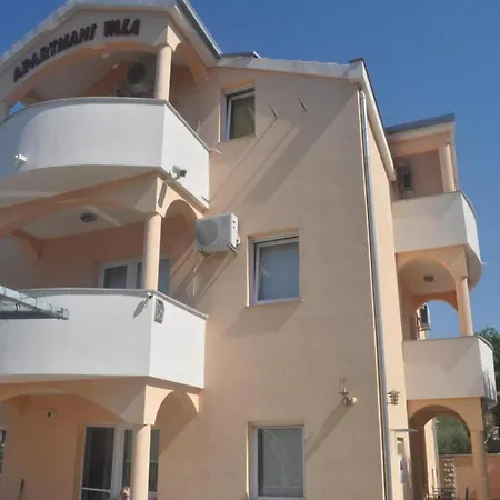 Apartman With Balcony In