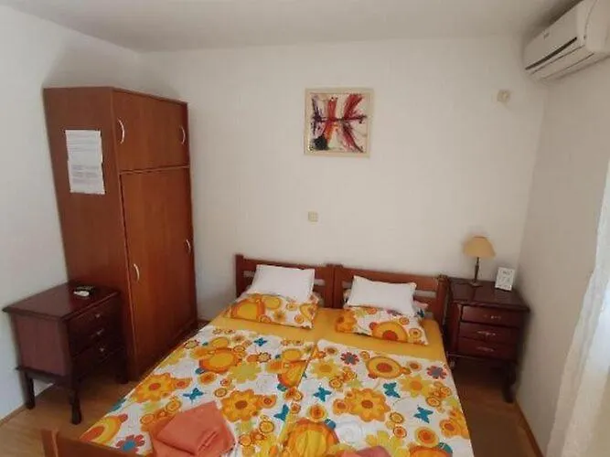 With Balcony In * Vinišće