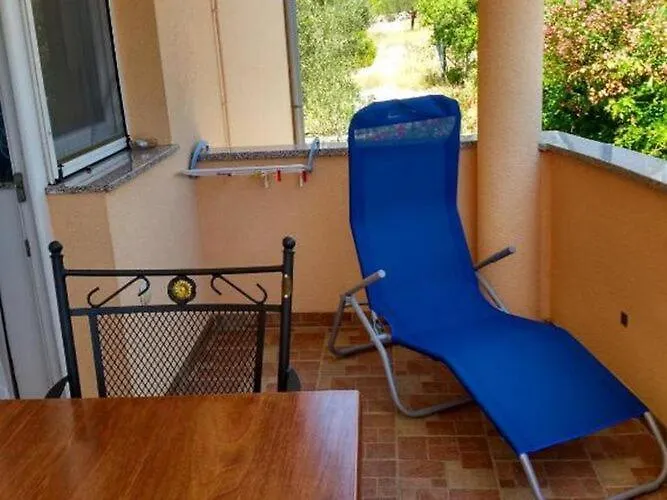 Apartman With Balcony In