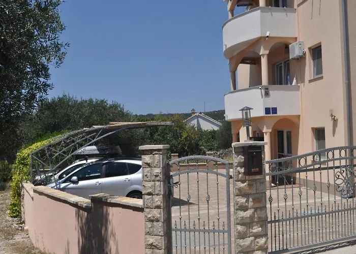 With Balcony In Vinišće